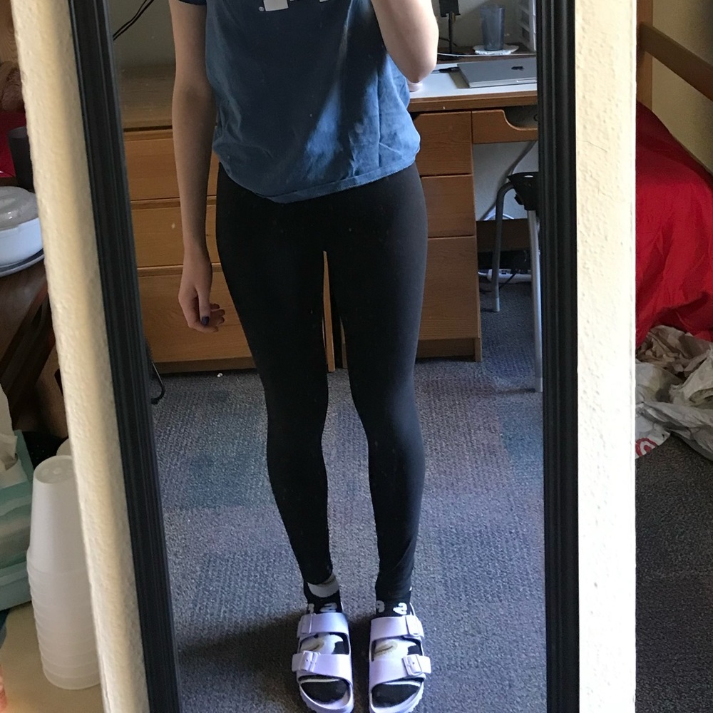 Great Condition! Lululemon black Full length, high waisted Align Leggings!!!